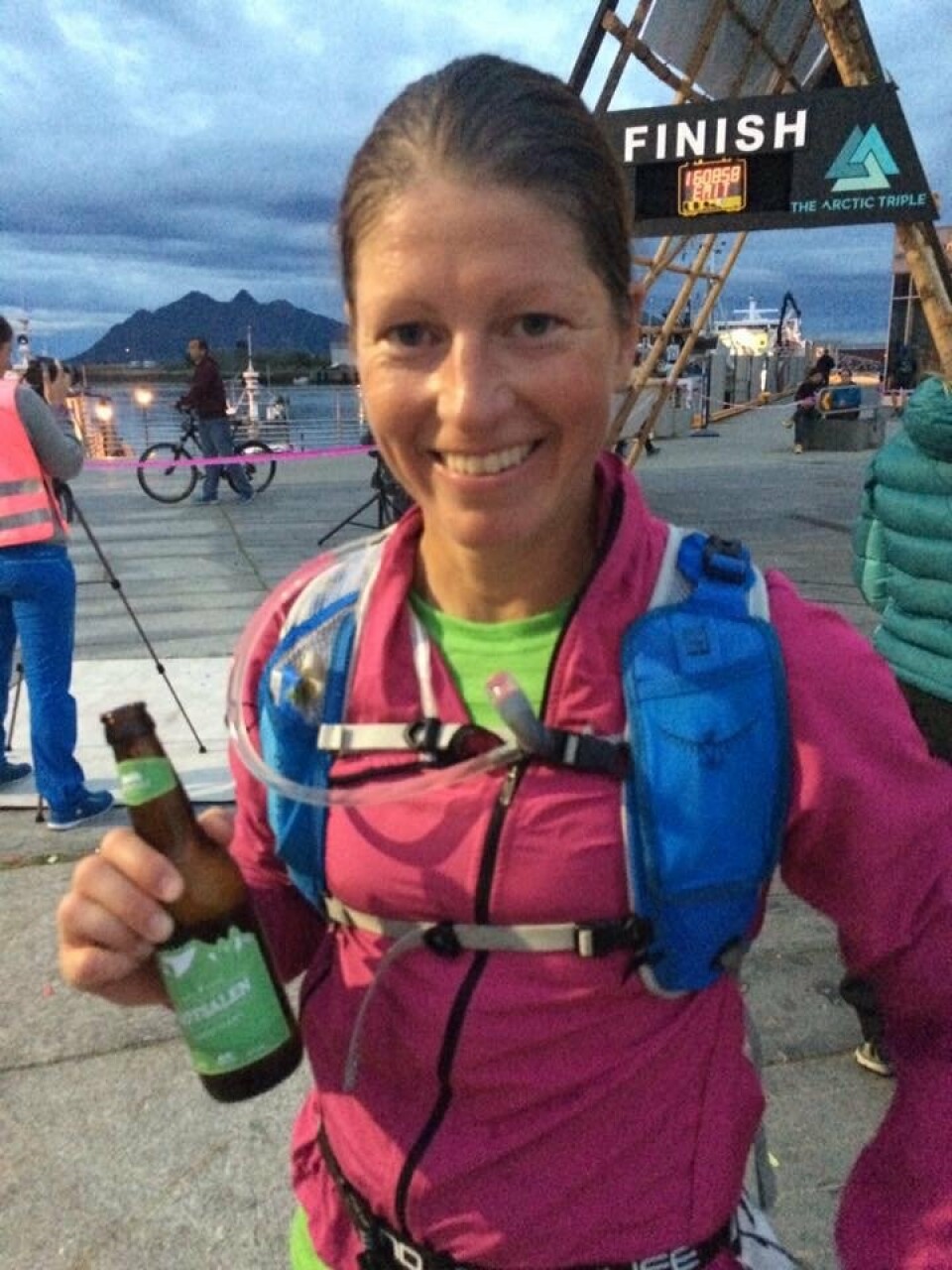 Nina-Sofie etter målgang i Svolvær i Artic Triple