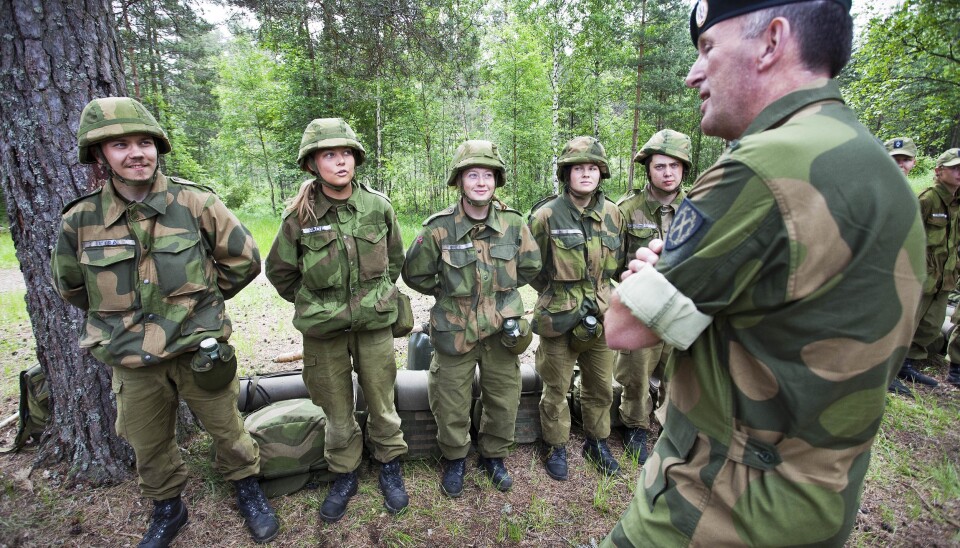 MULIGHETER: Til syvende og sist trenger vi et forsvar med troverdig kampkraft og evne, skriver Edith Mutamuliza Alnes. Her ser vi daværende Generalinspektør i Hæren Rune Jakobsen under Forsvarets opptak og seleksjon.