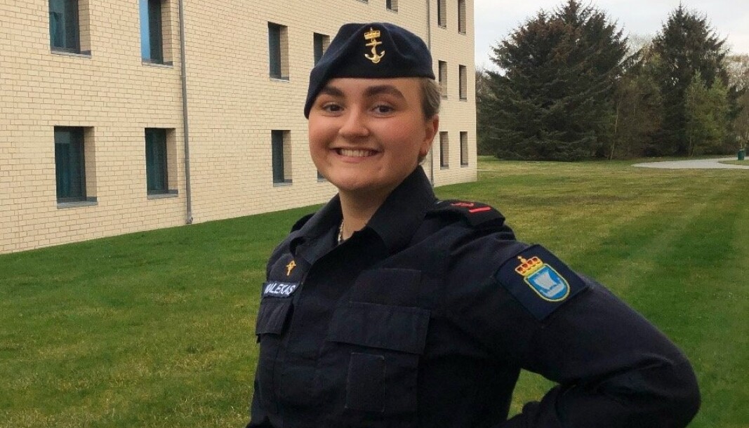Sofia Karin Malekas som avdelingstillitsvalgt ved KNM Harald Haarfagre, to uker før dimisjon og tiltredelse i stillingen som LTV i TVO. Sofia Karin Malekas som avdelingstillitsvalgt ved KNM Harald Haarfagre, to uker før dimisjon og tiltredelse i stillingen som LTV i TVO.