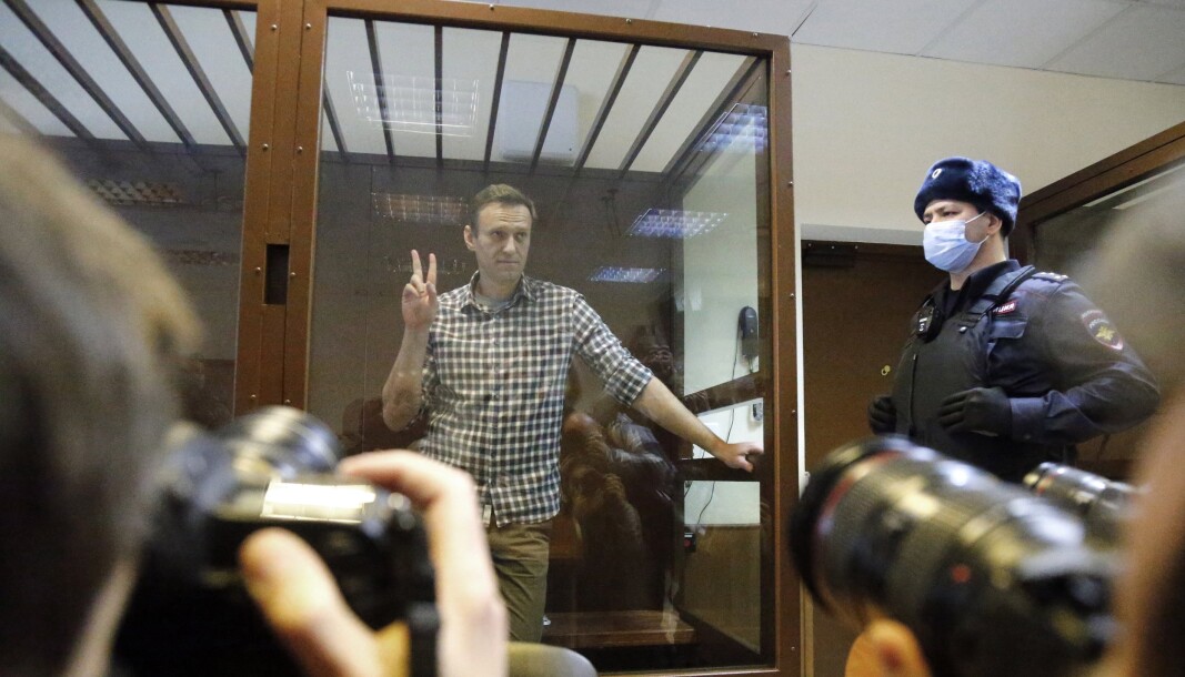 FENGSLET: Alexej Navalny i forbindelse med rettsaken mot ham i februar. Nå krever utenriksministrene i Nato at han løslates umiddelbart. FENGSLET: Alexej Navalny i forbindelse med rettsaken mot ham i februar. Nå krever utenriksministrene i Nato at han løslates umiddelbart.