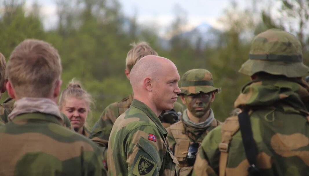 I SITT RETTE ELEMENT: Major Eirik Skomedal tenker at han som talsperson bør gjenspeile Hæren. I SITT RETTE ELEMENT: Major Eirik Skomedal tenker at han som talsperson bør gjenspeile Hæren.