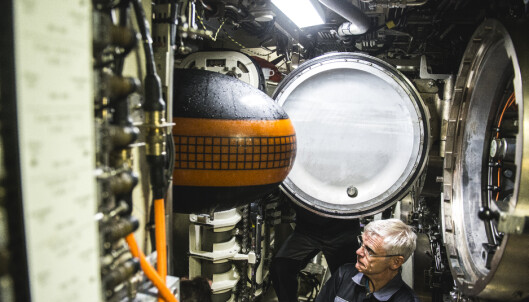 TORPEDO: En torpedo lastes ombord i en ubåt av typen 212A. TORPEDO: En torpedo lastes ombord i en ubåt av typen 212A.