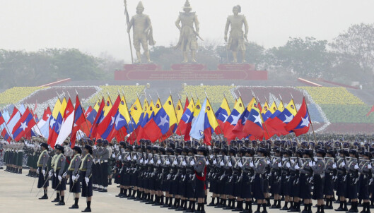 Soldater oppmarsjert under paraden i hovedstaden Naypyidaw lørdag. Soldater oppmarsjert under paraden i hovedstaden Naypyidaw lørdag.