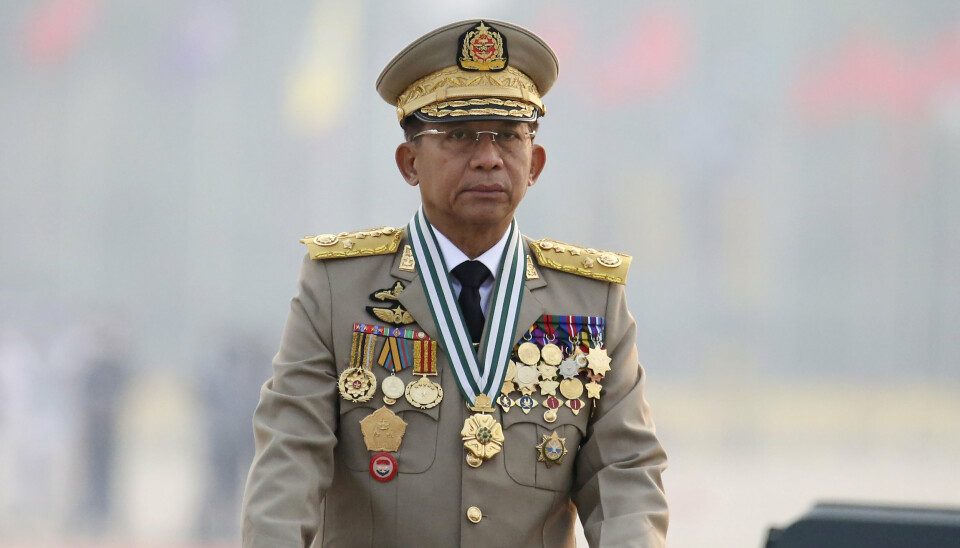 Juntaleder Min Aung Hlaing lovet demokrati og nye valg i en tale under militærparaden lørdag. Samtidig skal en rekke mennesker ha blitt drept i nye sammenstøt mellom demonstranter og sikkerhetsstyrker rundt om i landet.