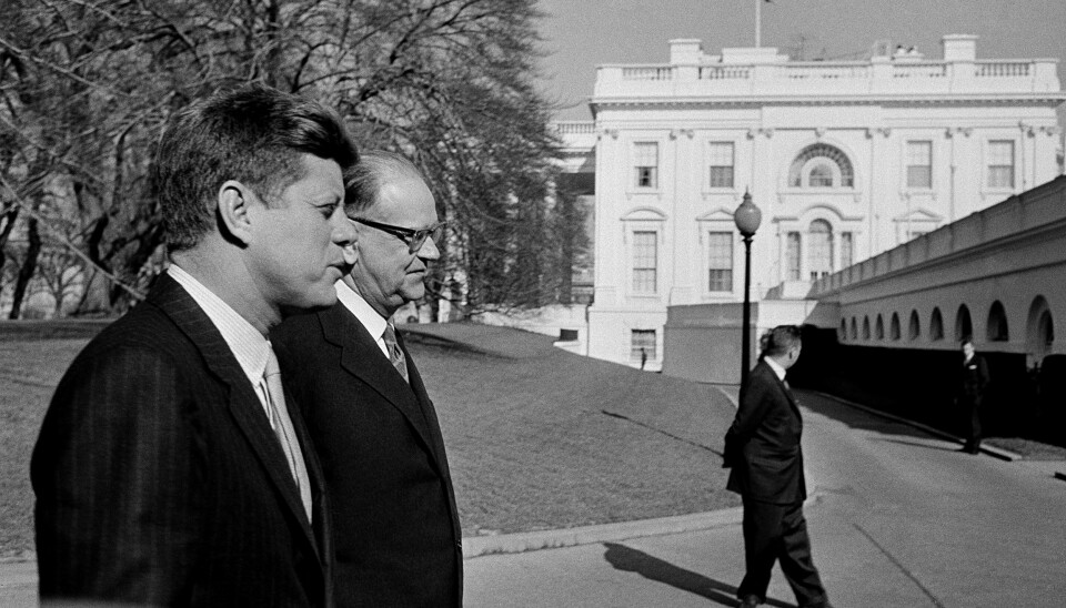 USA-HJELP: Sveriges statsminister Tage Erlander sammen med USAs president John F. Kennedy i Washington, DC i 1961. Våpenteknologi fra USA var en viktig grunn til at Sverige ikke utviklet sin egen atombombe.