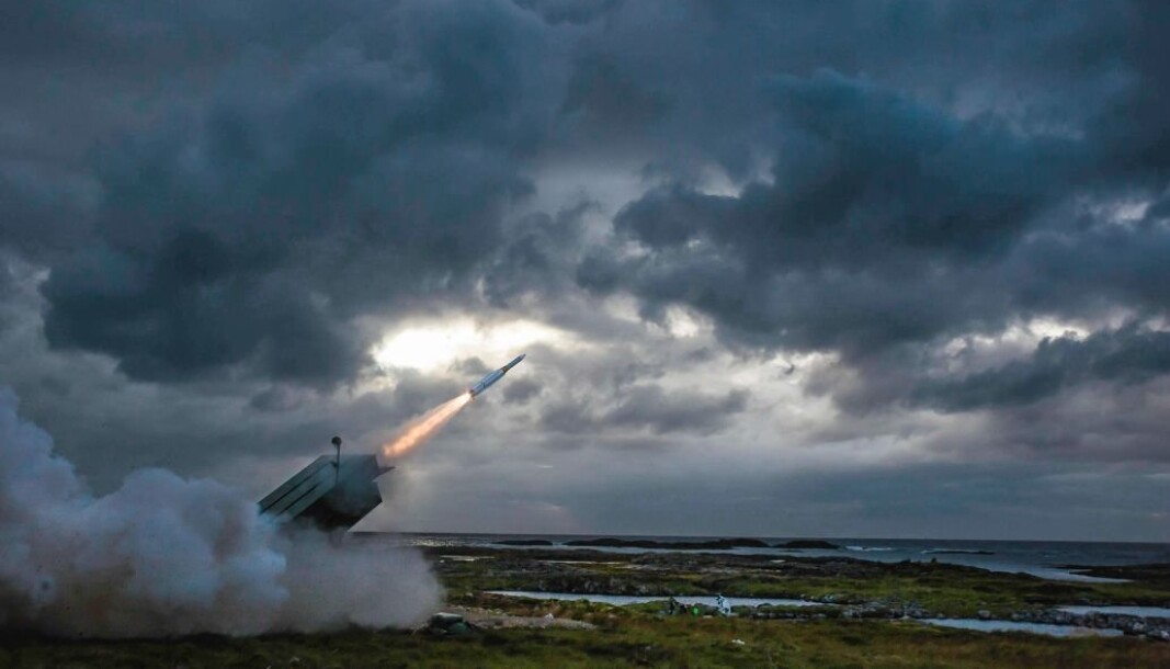 AKTUELL KANDIDAT: Et AMRAAM-ER bakke til luft-missil blir avfyrt fra NASAMS ved testsenteret på Andøya i august 2016. AKTUELL KANDIDAT: Et AMRAAM-ER bakke til luft-missil blir avfyrt fra NASAMS ved testsenteret på Andøya i august 2016.
