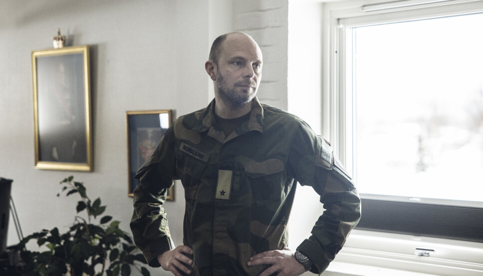 I SJEFSSTOLEN: Sjef i Brigade Nord, Pål Eirik Berglund på sitt kontor i brigadens bygg på Bardufoss.