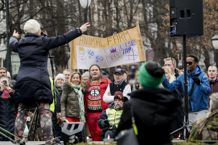 «SPEAKERS' CORNER-PRINSIPPET»: Demonstrasjon mot koronatiltak på Eidsvolls plass utenfor Stortinget. «SPEAKERS' CORNER-PRINSIPPET»: Demonstrasjon mot koronatiltak på Eidsvolls plass utenfor Stortinget.