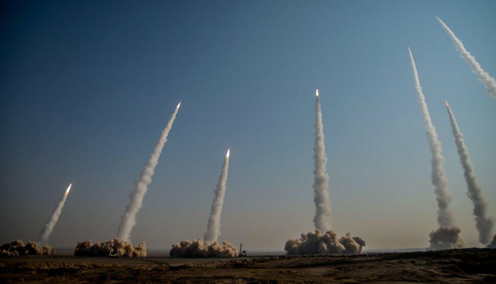 ØVELSE: Missiler avfyres under en stor militærøvelse i Iran tidligere i år.