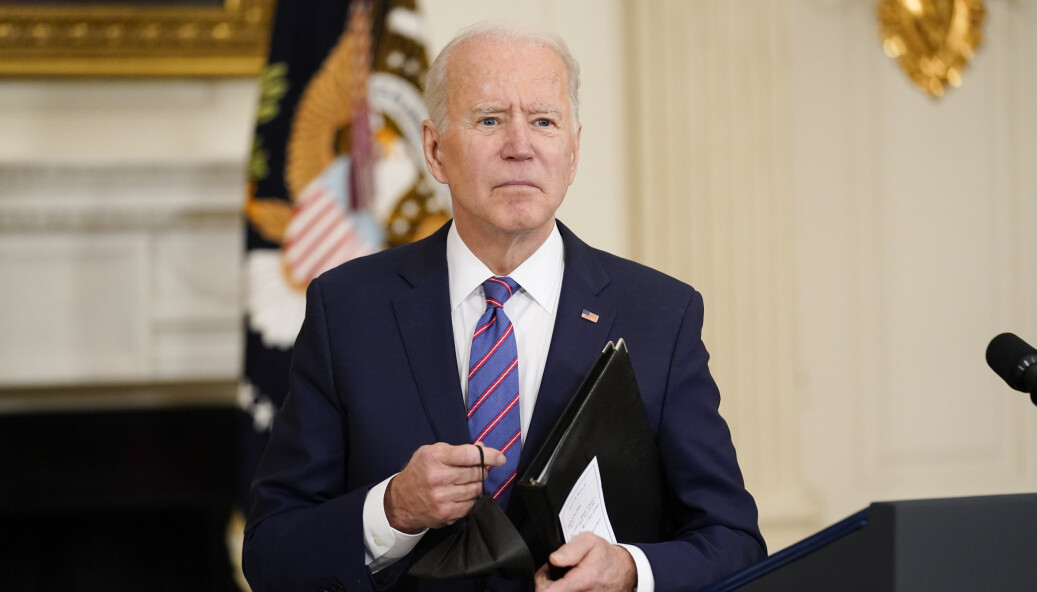 HANDLING. USA, her ved president Joe Biden, er avventende til utviklingen mellom Ukraina og Russland. HANDLING. USA, her ved president Joe Biden, er avventende til utviklingen mellom Ukraina og Russland.