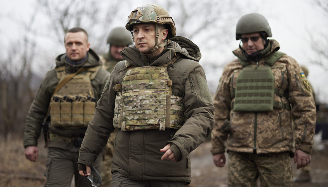 KRIGSSONE: Ukrainas president Volodymyr Zelenskyj under et besøk til styrkene sine i Donetsk tidligere i år. KRIGSSONE: Ukrainas president Volodymyr Zelenskyj under et besøk til styrkene sine i Donetsk tidligere i år.