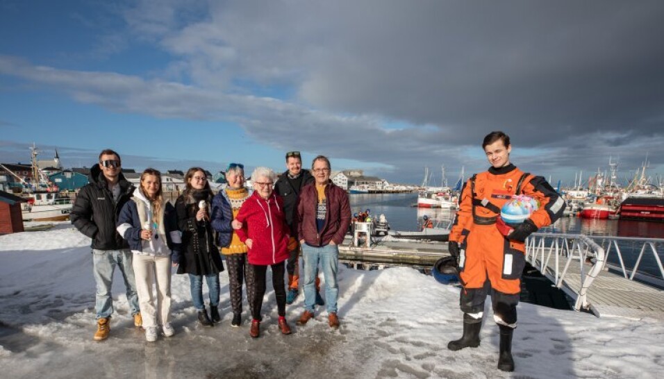 FIKK HENTE PÅSKEEGG: Familien til førsteårslærling Amundsen fikk et gledelig gjensyn med yngstesønnen.
