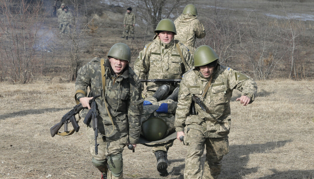 TRENER: Ukrainske soldater under en øvelse i 2015. TRENER: Ukrainske soldater under en øvelse i 2015.