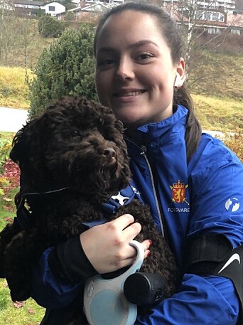 SUPER-MARIO: Hunden heter Mario, men hvis han er ekstra snill kalles han super-Mario. – Han fylte nylig ett år, så han er fortsatt litt rampete og ikke altfor ofte super. SUPER-MARIO: Hunden heter Mario, men hvis han er ekstra snill kalles han super-Mario. – Han fylte nylig ett år, så han er fortsatt litt rampete og ikke altfor ofte super.