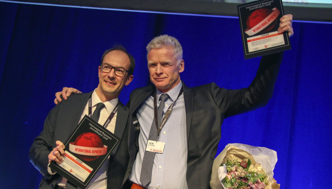 PRISVINNER: Stian Eisentrger og Svein Kjølberg fra VG fikk Internasjonal Reporter-prisen under SKUP-konferanse i 2018.