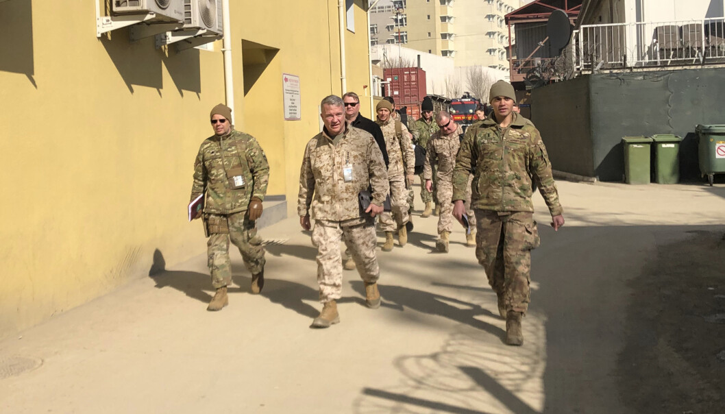 REISER: USAs øverstkommanderende i Midtøsten, general Frank McKenzie, under et besøk i Kabul tidligere i år. REISER: USAs øverstkommanderende i Midtøsten, general Frank McKenzie, under et besøk i Kabul tidligere i år.