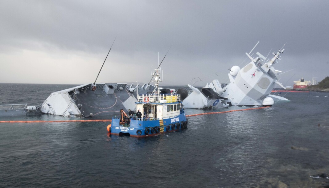 KNM HELGE INGSTAD: Ved skadestedet i Øygarden etter at fartøyet kolliderte med et tankskip og fikk store skader. KNM HELGE INGSTAD: Ved skadestedet i Øygarden etter at fartøyet kolliderte med et tankskip og fikk store skader.