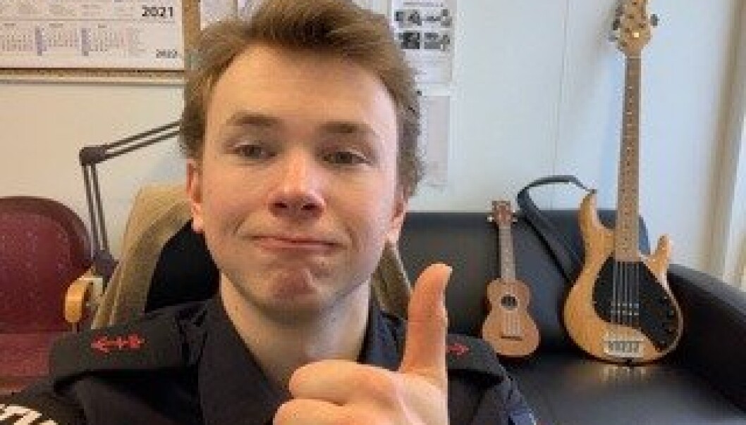 TIDLIG PÅ´N: Rommet han bor på har en intern avtale om å ikke prate før det første egget er spist i messa. TIDLIG PÅ´N: Rommet han bor på har en intern avtale om å ikke prate før det første egget er spist i messa.