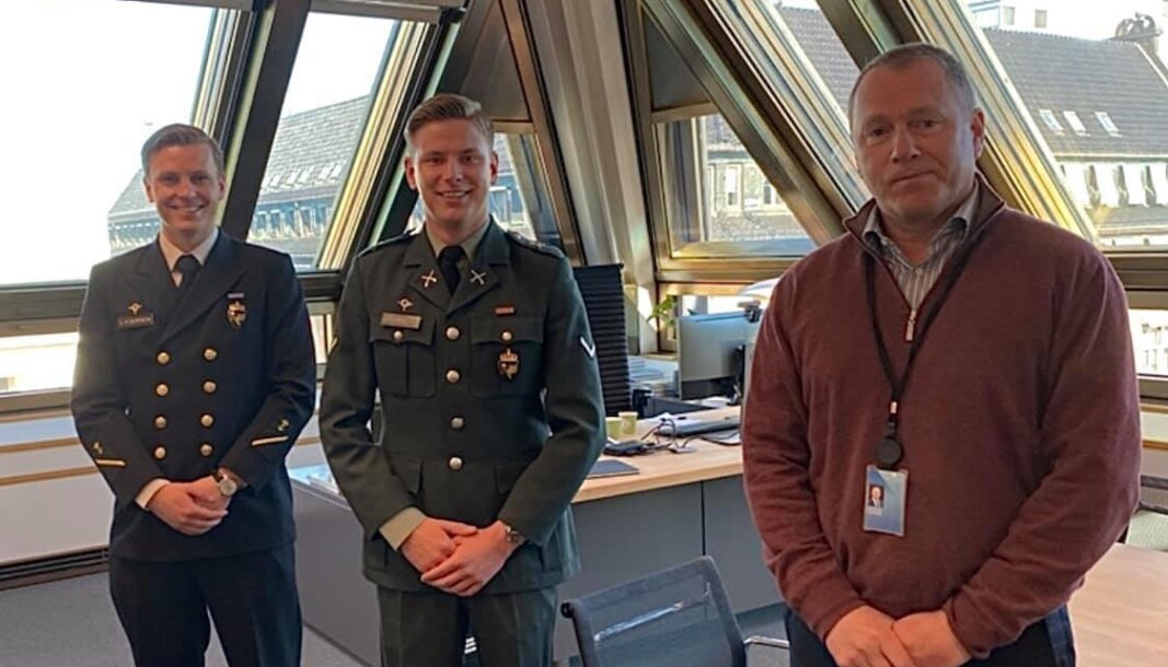 FREDAGSKAFFE: Landstillitsvalgte Ola Tollnes Lydersen og Aksel Grunnvåg sammen men Nicolai Tangen. FREDAGSKAFFE: Landstillitsvalgte Ola Tollnes Lydersen og Aksel Grunnvåg sammen men Nicolai Tangen.
