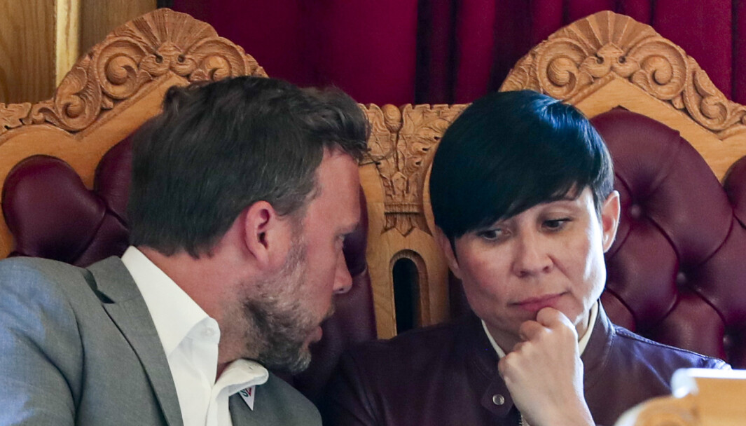KRITISK: SV-leder Audun Lysbakken (t.v.) er sterkt kritisk til Utenriksdepartementet, her ved utenriksminister Ine Eriksen Søreide (H). KRITISK: SV-leder Audun Lysbakken (t.v.) er sterkt kritisk til Utenriksdepartementet, her ved utenriksminister Ine Eriksen Søreide (H).