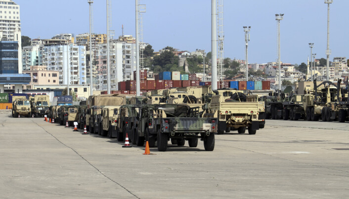 ØVELSE: Amerikanske kjøretøy på havna i den albanske byen Durres, før de skal delta i Nato-øvelsen Defender Europe. ØVELSE: Amerikanske kjøretøy på havna i den albanske byen Durres, før de skal delta i Nato-øvelsen Defender Europe.