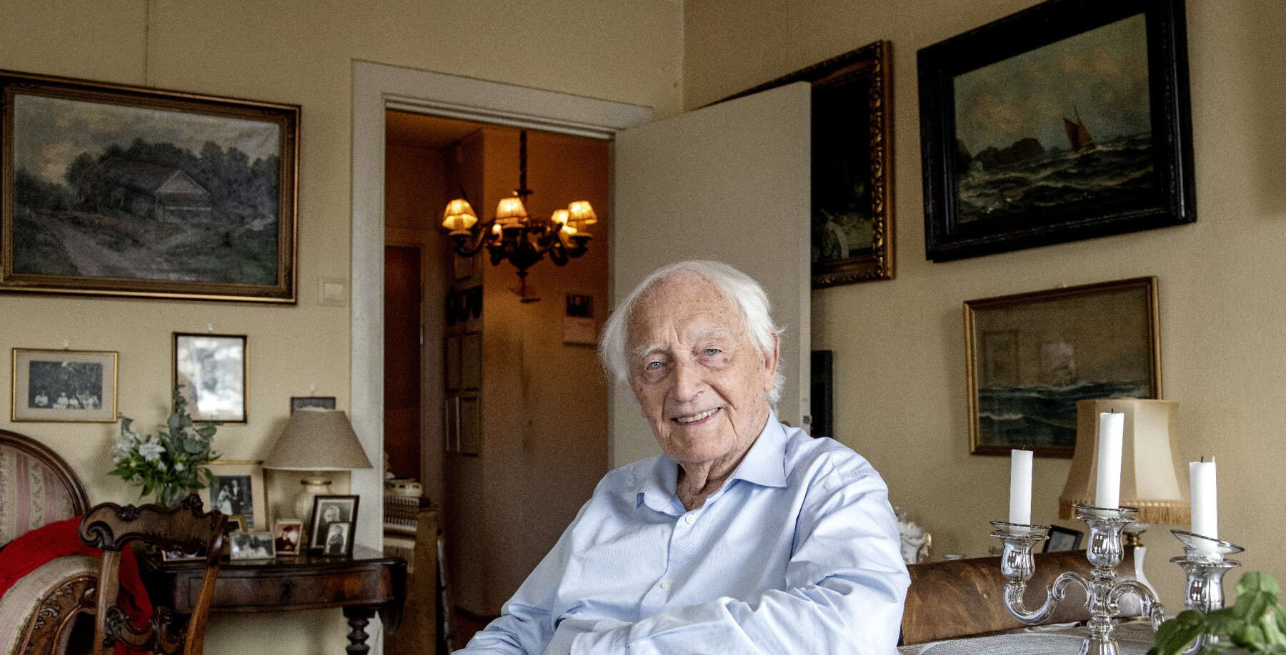 August Petro Theodor Olsen Rathke (født 11. desember 1925) er en norsk motstandsmann og politiker, aktiv i motstandsbevegelsen under andre verdenskrig. (Wikipedia) August Petro Theodor Olsen Rathke (født 11. desember 1925) er en norsk motstandsmann og politiker, aktiv i motstandsbevegelsen under andre verdenskrig. (Wikipedia)