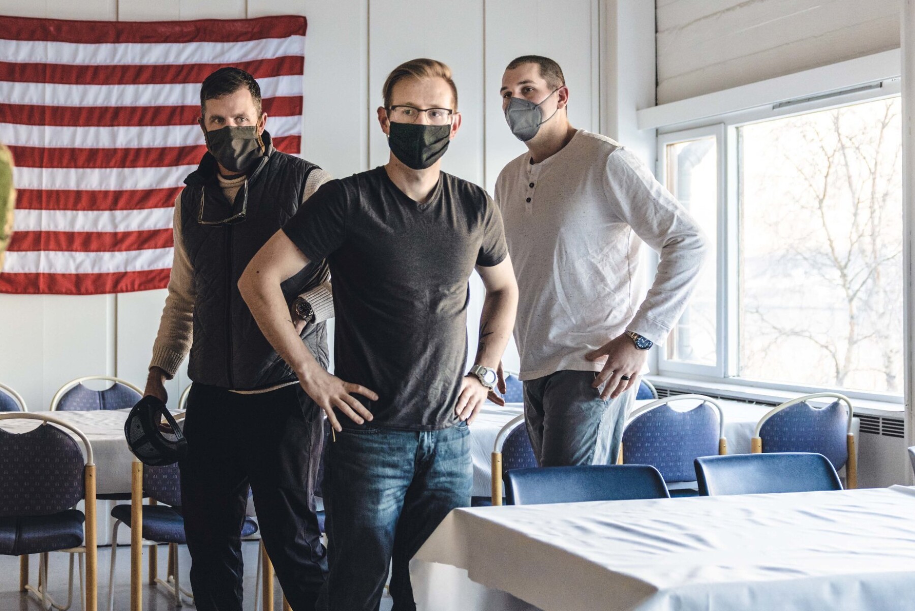 PÅ PLASS I TROMSØ: Skipssjef Jared Smith (t.v), sammen med maskinist Brendon Perry (i midten) og Lt. commander Matthew White (t.h). PÅ PLASS I TROMSØ: Skipssjef Jared Smith (t.v), sammen med maskinist Brendon Perry (i midten) og Lt. commander Matthew White (t.h).