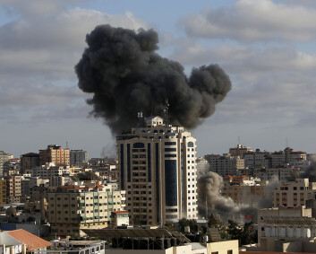 Palestinere søker ly for bombene mens Israel fortsetter angrepene mot Gaza