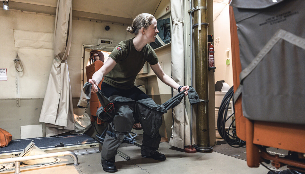 MANNSKAP: Kristin har arbeidsplass om bord på P-3 Orion, et maritimt overvåkningsfly. MANNSKAP: Kristin har arbeidsplass om bord på P-3 Orion, et maritimt overvåkningsfly.