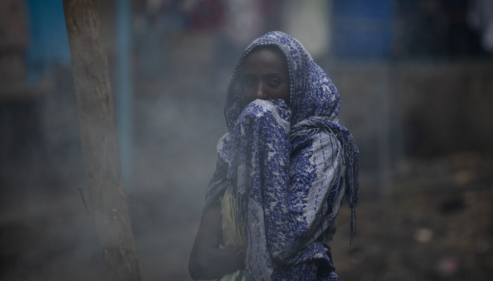 FLUKT: Hvert eneste sekund i fjor ble en ny person tvunget på flukt i sitt eget hjemland. Denne Tigray-kvinnen søkte tilflukt fra etiopiske og eritreiske styrker i Mekele i Etiopias Tigray-region.