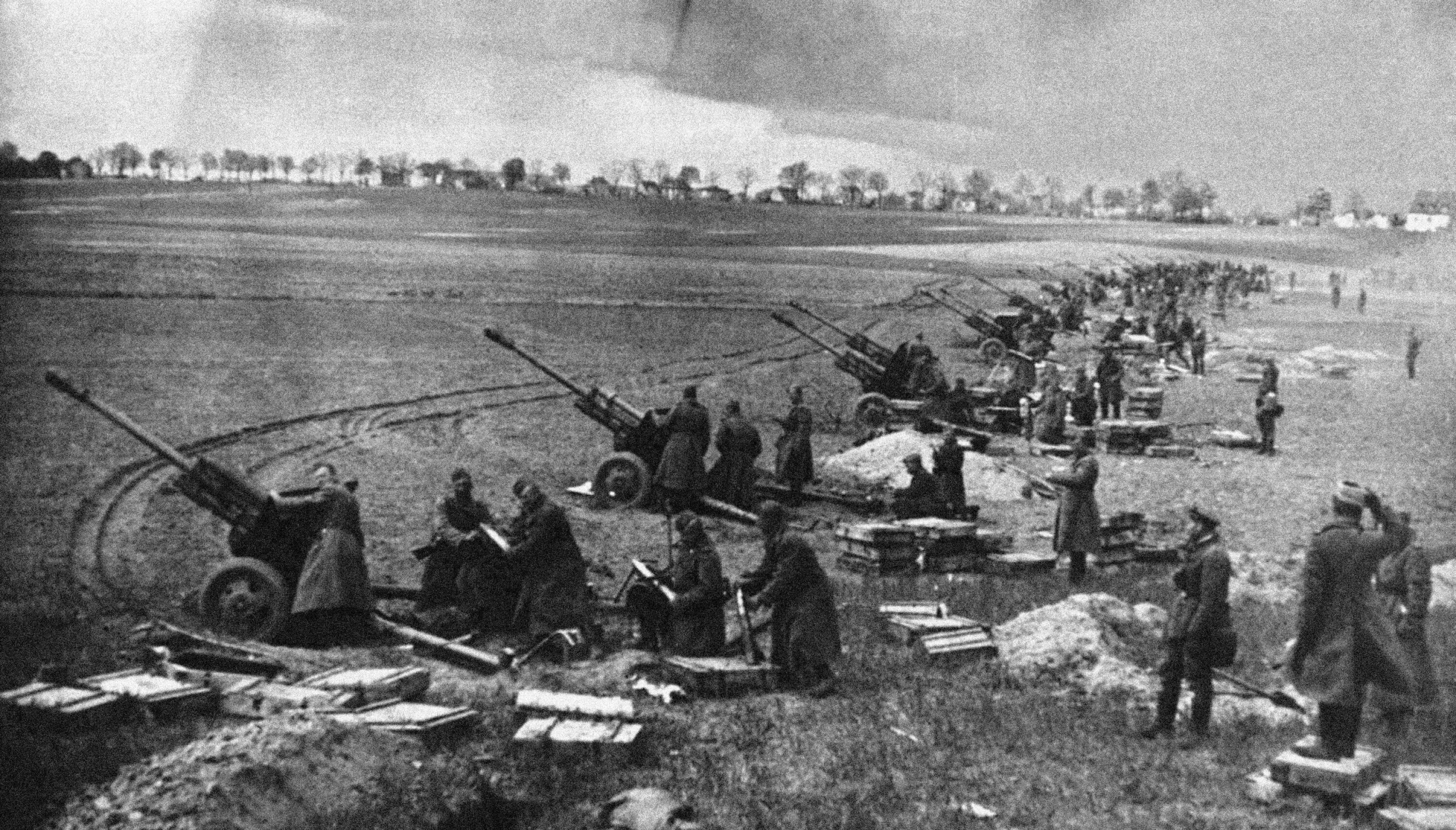 ARTILLERI: Sovjeterne samlet verdens største konsentrasjon av artelleriskyts noen gang undere angrepet på Seelow-høydene.