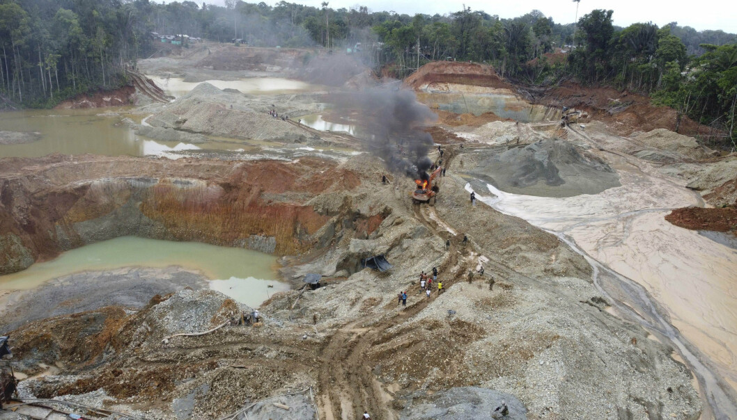 GRUVEDRIFT: Colombia er ett av de farligste stedene i verden for blant annet miljøaktivister. Ulovlig gruvedrift er utbredt og væpnede grupper kjemper om kontrollen. Her har politiet gått til aksjon mot en ulovlig gullgruve i Magui Payan i Colombia.