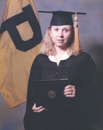 Sofie tok avgangseksamen ved Purdue University i 2000.