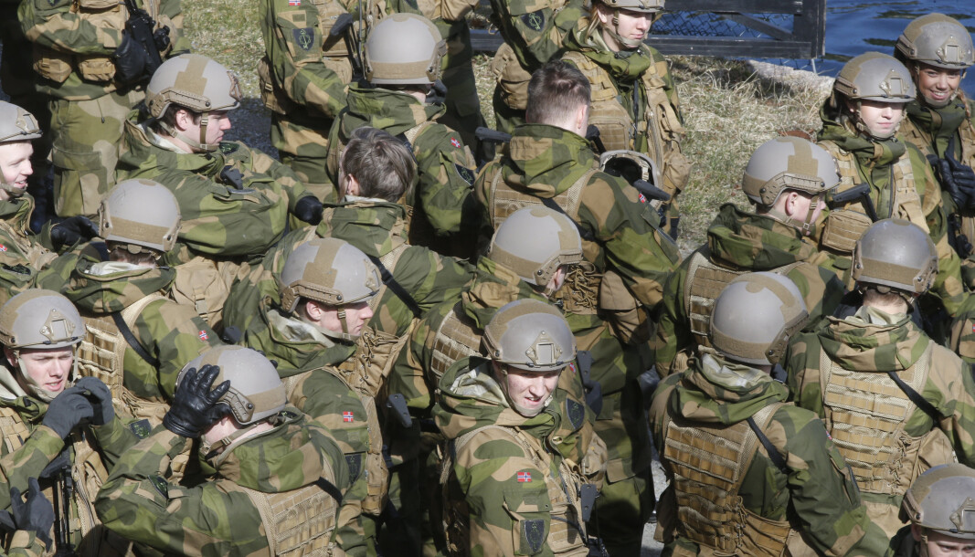 Alle som har tjenestegjort i Forsvaret har gjort en viktig innsats for å bevare Norges trygghet, skriver forsvarsminister Frank Bakke-Jensen. Her ser vi soldater på Oscarsborg festning under en minnesmarkering. Alle som har tjenestegjort i Forsvaret har gjort en viktig innsats for å bevare Norges trygghet, skriver forsvarsminister Frank Bakke-Jensen. Her ser vi soldater på Oscarsborg festning under en minnesmarkering.