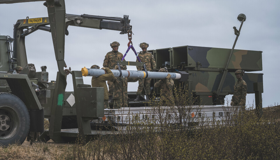 MISSIL: Et missil klargjøres før skyting på Andøya.