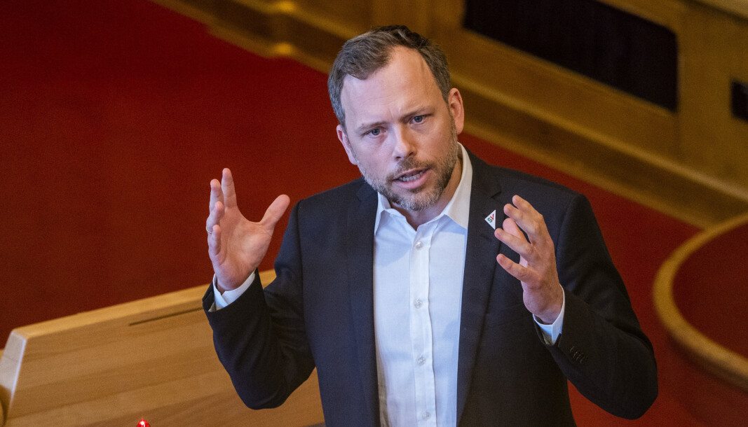 SKRIFTLIG SPØRSMÅL: Audun Lysbakken stiller skriftlig spørsmål til forsvarsminister Frank Bakke-Jensen om e-lovens kapittel 7 og 8. SKRIFTLIG SPØRSMÅL: Audun Lysbakken stiller skriftlig spørsmål til forsvarsminister Frank Bakke-Jensen om e-lovens kapittel 7 og 8.
