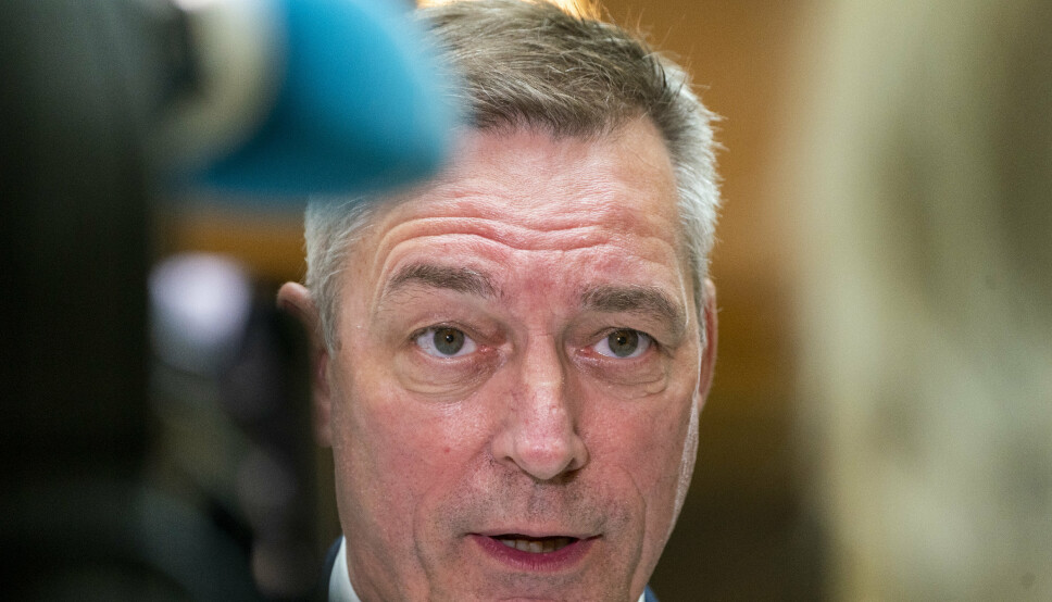 VIL HA SVAR: Forsvarsminister Frank Bakke-Jensen (H) har foreløpig uttalt seg forsiktig om avsløringene i danske medier om mulig amerikansk spionasje mot norske politikere