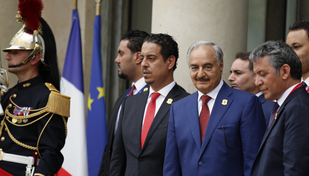 Khalifa Haftar forlater Internasjonal konferanse i Paris, Frankrike Khalifa Haftar forlater Internasjonal konferanse i Paris, Frankrike