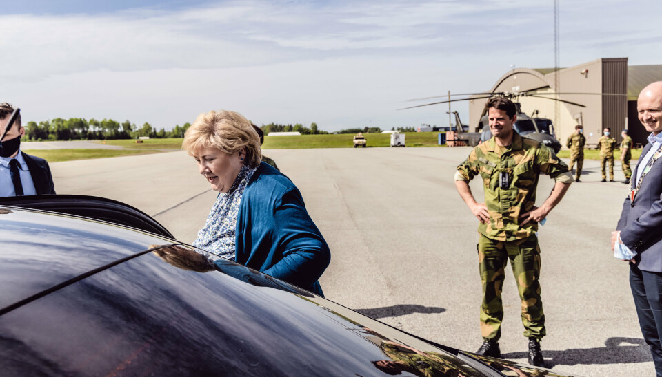 RYGGE: Erna Solberg på besøk på Rygge flystasjon 2. juni. I midten av måneden er det Nato-toppmøte i Brussel.