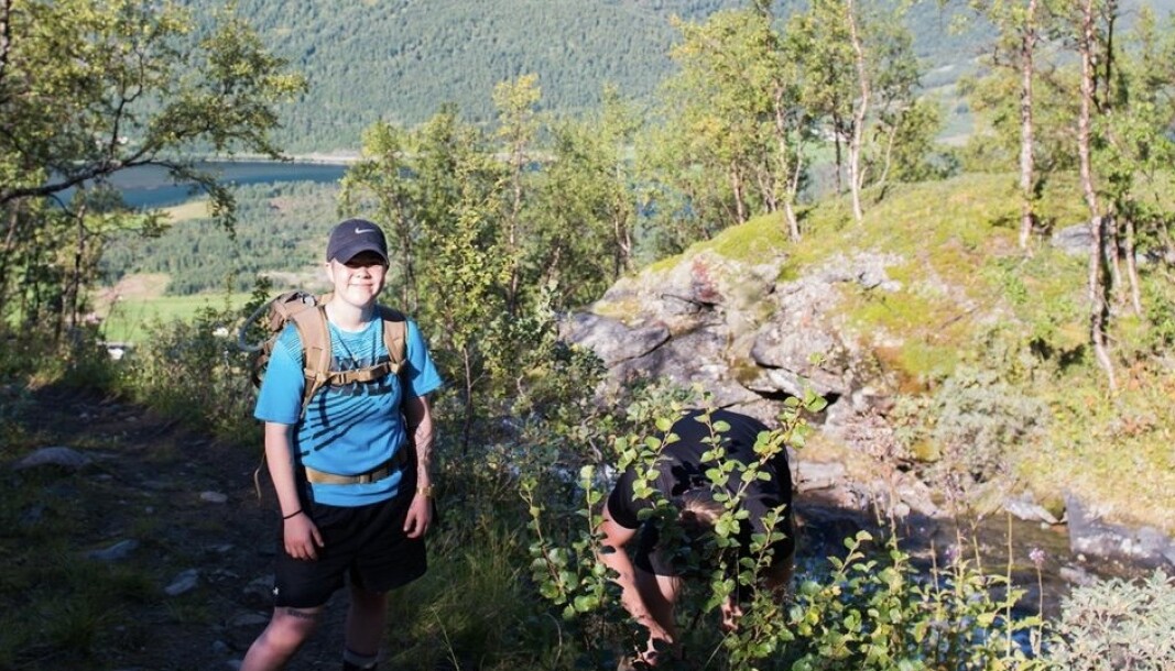PÅ TUR: Her er Lise Veronica Huynh på vei opp Istind i Bardufoss under sin førstegangstjeneste. PÅ TUR: Her er Lise Veronica Huynh på vei opp Istind i Bardufoss under sin førstegangstjeneste.