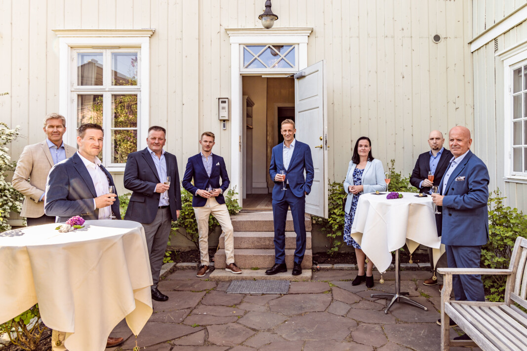 INVITERT: Forsvarssjef Eirik Kristoffersen (i midten) inviterte flere som har opplevd vonde ting i sin tid Forsvaret, blant andre Ole Vikre (t.h.). Fra venstre i front, Kjetil Bragstad, Ola Bøe Hansen, Knut Espen Høidal, Michael Andre Lyngaas, Lajla Halvorsen og Åge Johan Dalsott. INVITERT: Forsvarssjef Eirik Kristoffersen (i midten) inviterte flere som har opplevd vonde ting i sin tid Forsvaret, blant andre Ole Vikre (t.h.). Fra venstre i front, Kjetil Bragstad, Ola Bøe Hansen, Knut Espen Høidal, Michael Andre Lyngaas, Lajla Halvorsen og Åge Johan Dalsott.