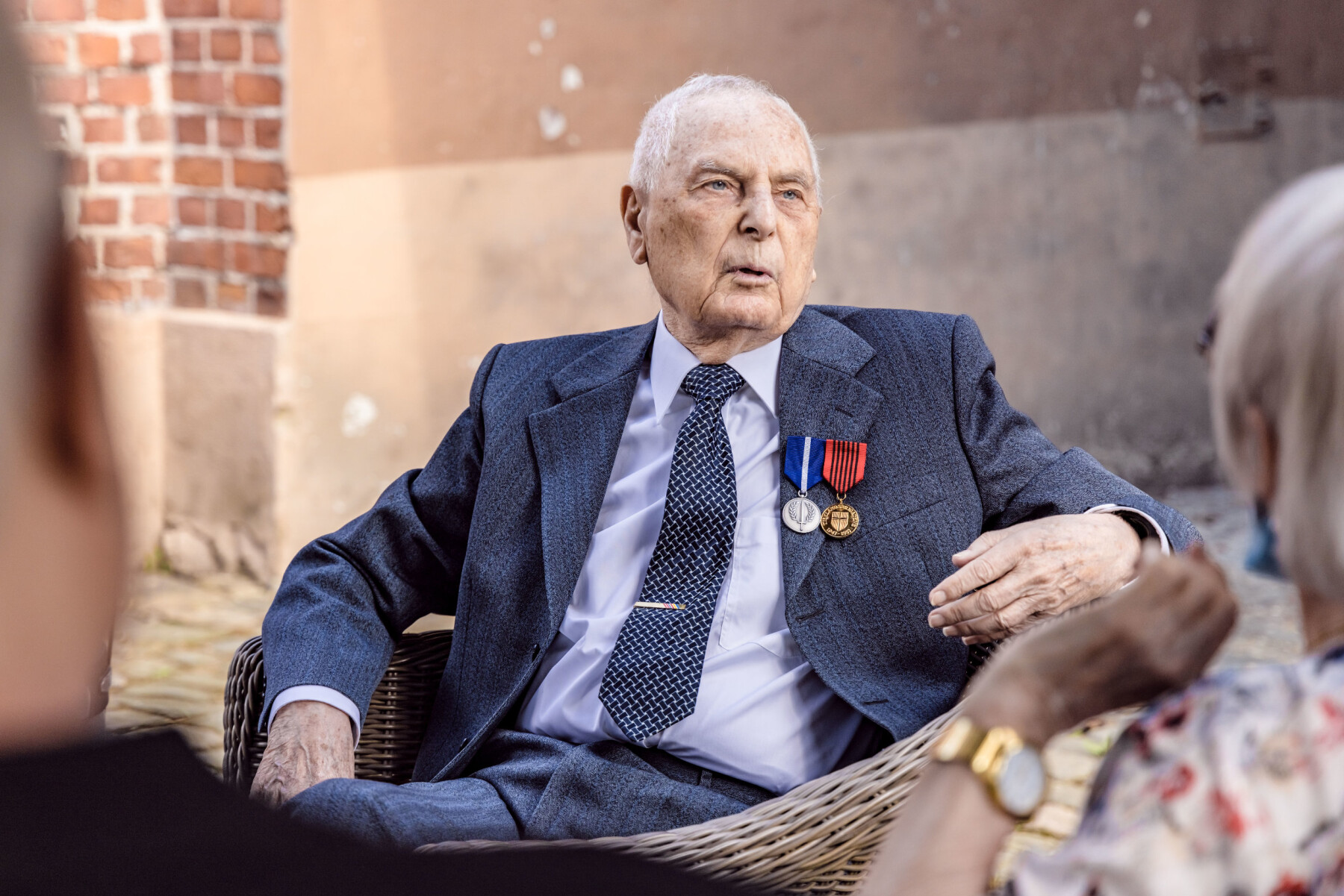 Tor Anton Johannessen forteller om sine opplevelser fra krigsårene. Tor Anton Johannessen forteller om sine opplevelser fra krigsårene.