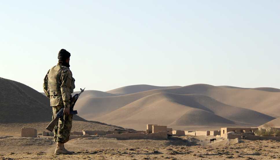 EROBRER: Taliban erobrer enda et distrikt. Dette bildet viser en soldat fra den Afghanske hæren i Faryab-provinsen i 2010.