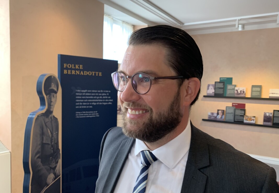 PARTILEDER: – Jeg har vanskelig for å ha noen større respekt for forsvarsminister Peter Hultqvist, sier Sverigedemokraternas leder Jimmie Åkesson etter at flertallet i Riksdagen i dag stemte for mistillit til Löfven-regjeringen. PARTILEDER: – Jeg har vanskelig for å ha noen større respekt for forsvarsminister Peter Hultqvist, sier Sverigedemokraternas leder Jimmie Åkesson etter at flertallet i Riksdagen i dag stemte for mistillit til Löfven-regjeringen.