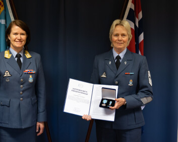 Fikk medalje av sjef Luftforsvaret