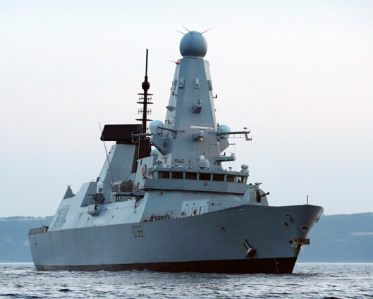 Russland: Varselskudd avfyrt mot britisk marinefartøy i Svartehavet