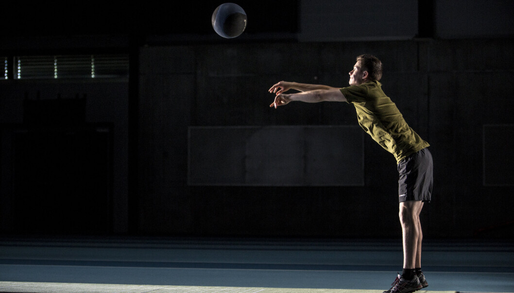 MEDISINBALL: Støt med medisinball er en av de fysiske testene på sesjon i dag. MEDISINBALL: Støt med medisinball er en av de fysiske testene på sesjon i dag.