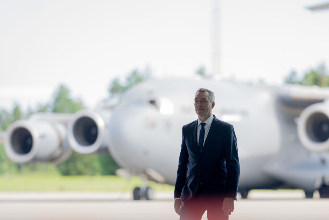 AVTALE: Forsvarsminister Frank Bakke-Jensen under mottagelsen for de siste norske kampstyrkene som returnerte med fly fra Afghanistan til den militære delen av Gardermoen. AVTALE: Forsvarsminister Frank Bakke-Jensen under mottagelsen for de siste norske kampstyrkene som returnerte med fly fra Afghanistan til den militære delen av Gardermoen.