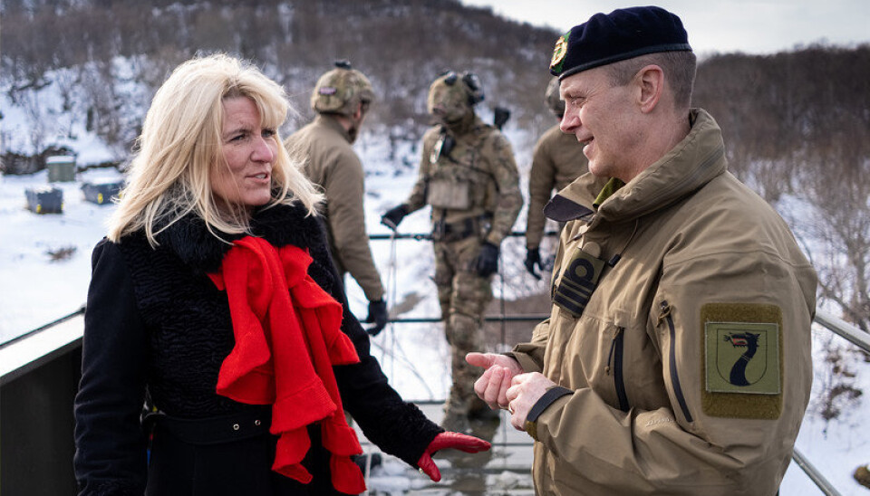 KYSTJEGERE: Ordførar i Harstad, Kari-Anne Opsal og Sjef for Kystjegerkommandoen Sten Richard Larsen.