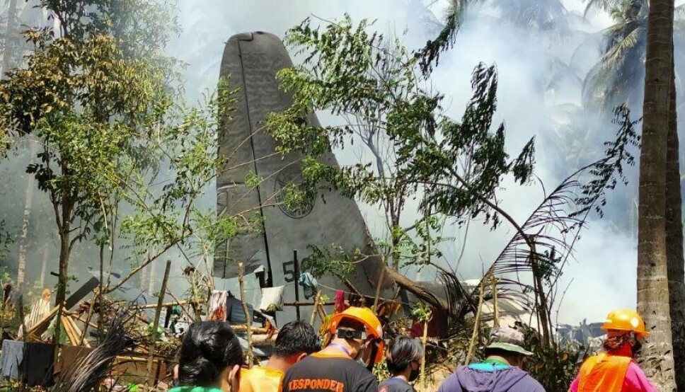 OMKOM: 50 personer omkom i flystyrten på Filippinene søndag, ifølge landets luftforsvar.